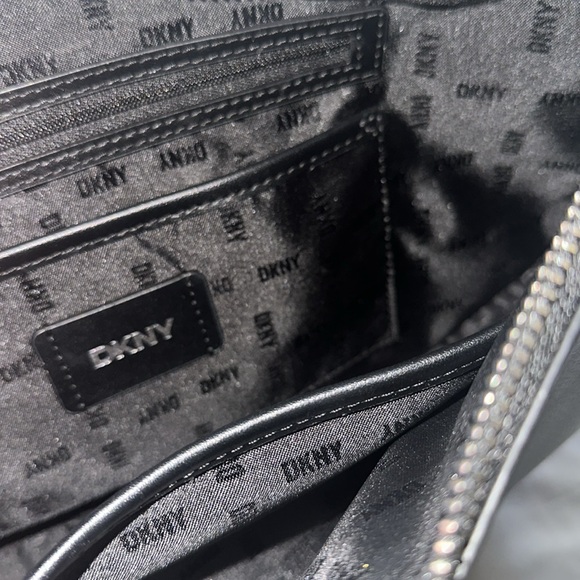 DKNY LEATHER BAG - Picture 7 of 8